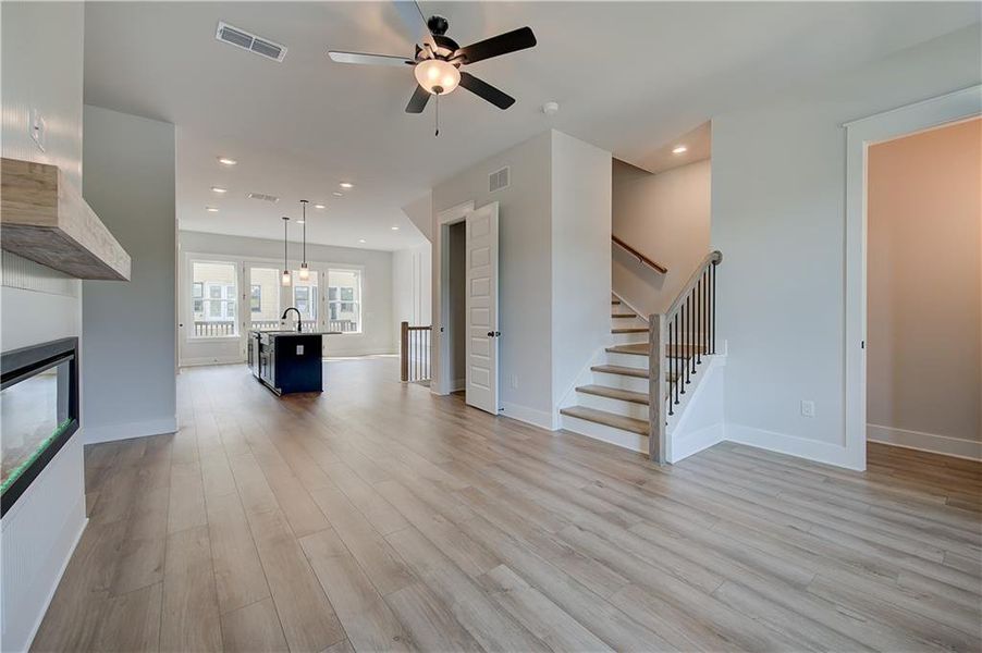 Spacious, unfurnished interior of a new home in Barrett Pointe, Kennesaw (Image 21).