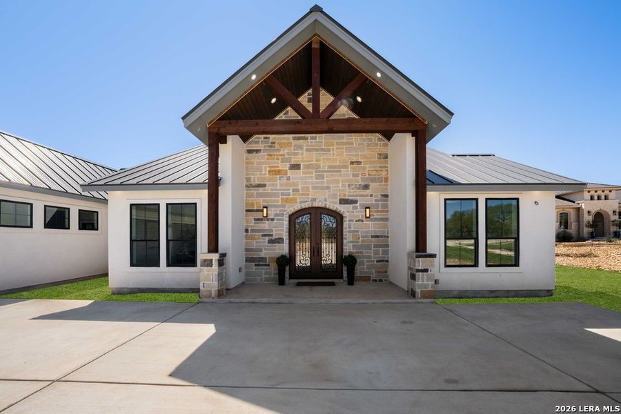 Exterior details and patio area of a home in , Bulverde (Image 33).