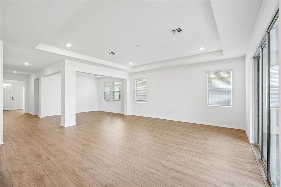 Spacious, unfurnished interior of a new home in , Lakeland (Image 48).