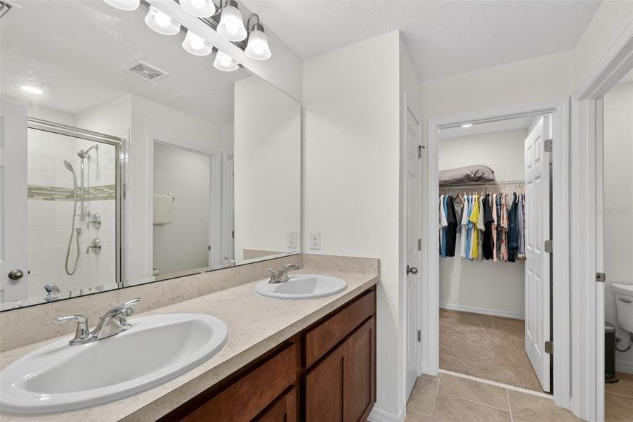 Furnished interior view inside a new home in , Kissimmee (Image 8).