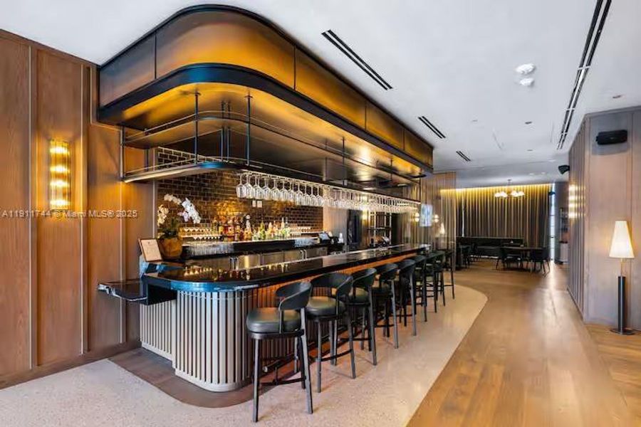 Community amenities in , Miami (Image 9).