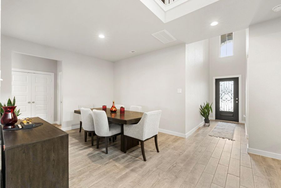 Furnished interior view inside a new home in Edgewood Village, Houston (Image 31). Furnished interior view inside a new home in Edgewood Village, Houston (Image 31).