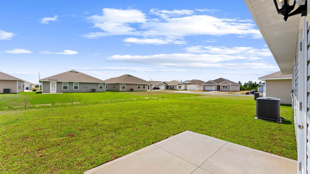 Exterior details and patio area of a home in Liberty, Panama City (Image 20).