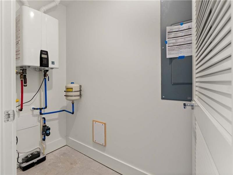 Furnished interior view inside a new home in , Atlanta (Image 16). Furnished interior view inside a new home in , Atlanta (Image 16).