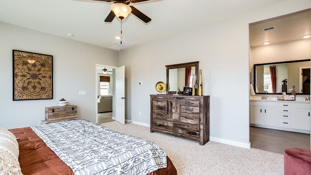 Representative furnished interior of a home built from the Citrine - Plan 5042 by D.R. Horton in Sycamore Vista, Vail (Image 32). Representative furnished interior of a home built from the Citrine - Plan 5042 by D.R. Horton in Sycamore Vista, Vail (Image 32).