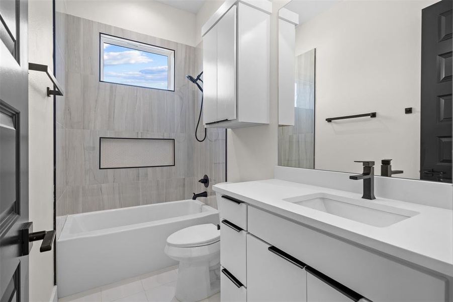 Furnished interior view inside a new home in , Dallas (Image 19).