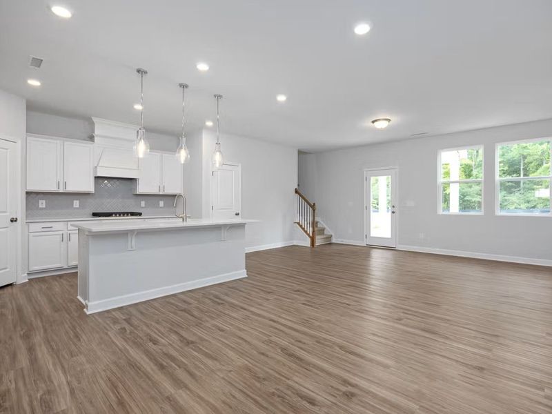 Spacious, unfurnished interior of a new home in Lake Park Villas, Wylie (Image 13).