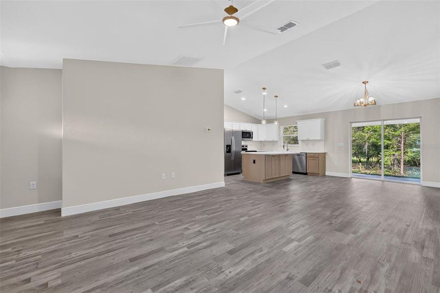 Spacious, unfurnished interior of a new home in , Ocala (Image 22).