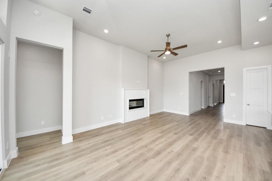 Spacious, unfurnished interior of a new home in Amira: Heritage Collection, Tomball (Image 11). Spacious, unfurnished interior of a new home in Amira: Heritage Collection, Tomball (Image 11).