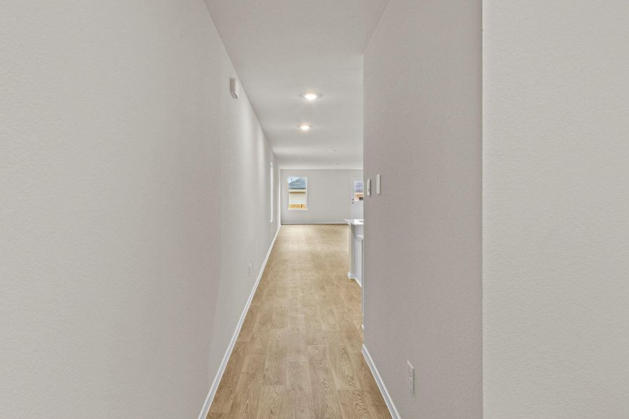 Spacious, unfurnished interior of a new home in Sunset Oaks, Maxwell (Image 13).