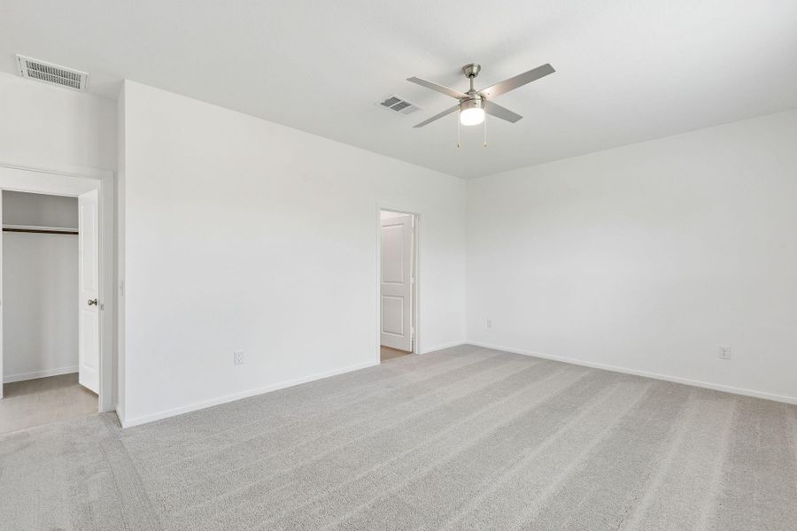 Spacious, unfurnished interior of a new home in Mavera, Conroe (Image 20).