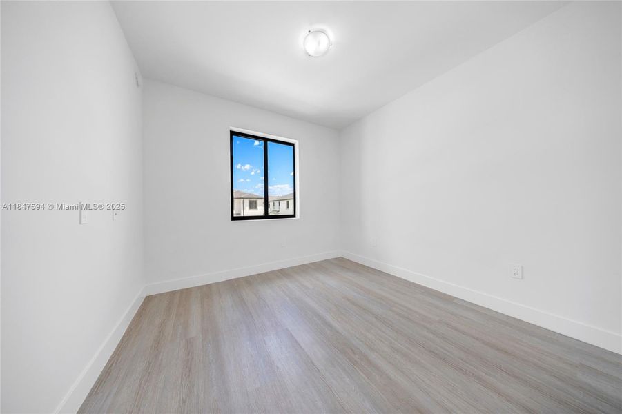 Spacious, unfurnished interior of a new home in , Homestead (Image 20).