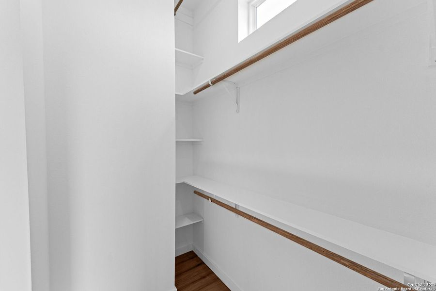 Spacious, unfurnished interior of a new home in , San Antonio (Image 14).