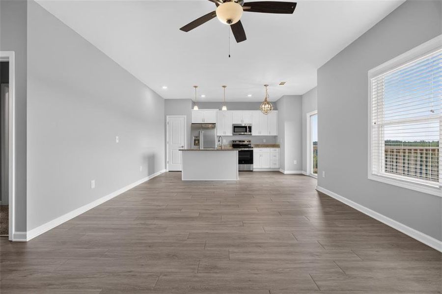 Spacious, unfurnished interior of a new home in , Eastanollee (Image 33).