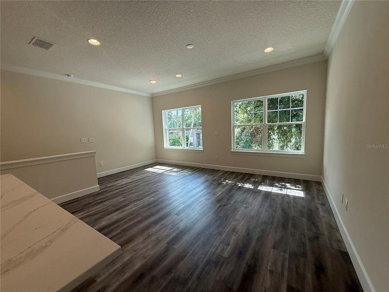Spacious, unfurnished interior of a new home in , Tampa (Image 32).