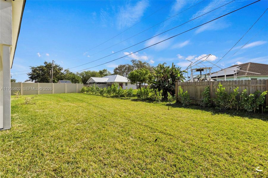 Exterior details and patio area of a home in , Port St. Lucie (Image 3).