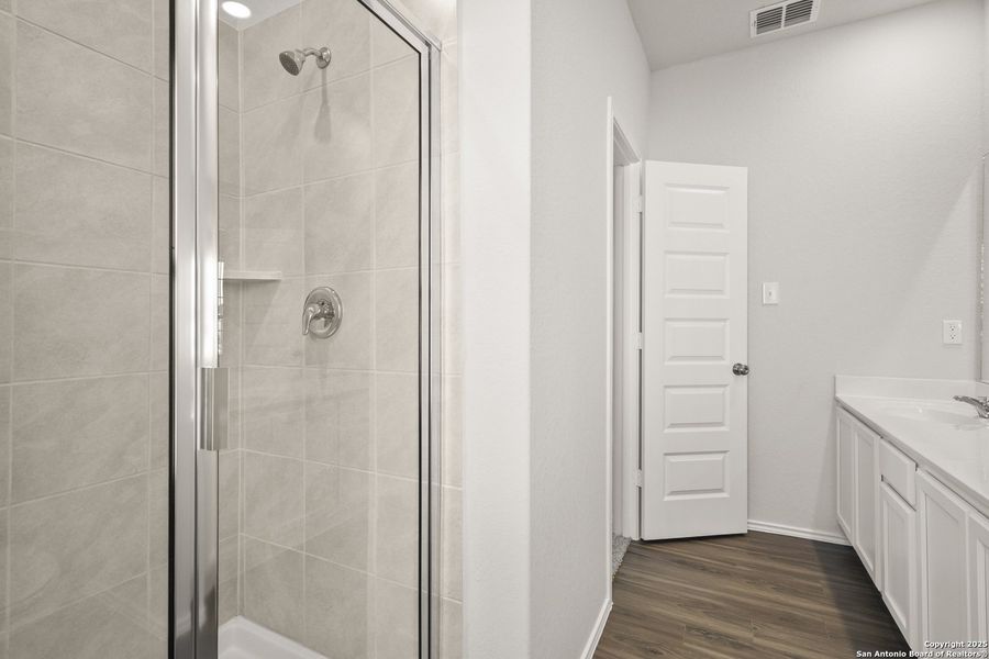 Furnished interior view inside a new home in Blue Ridge Ranch, San Antonio (Image 7).