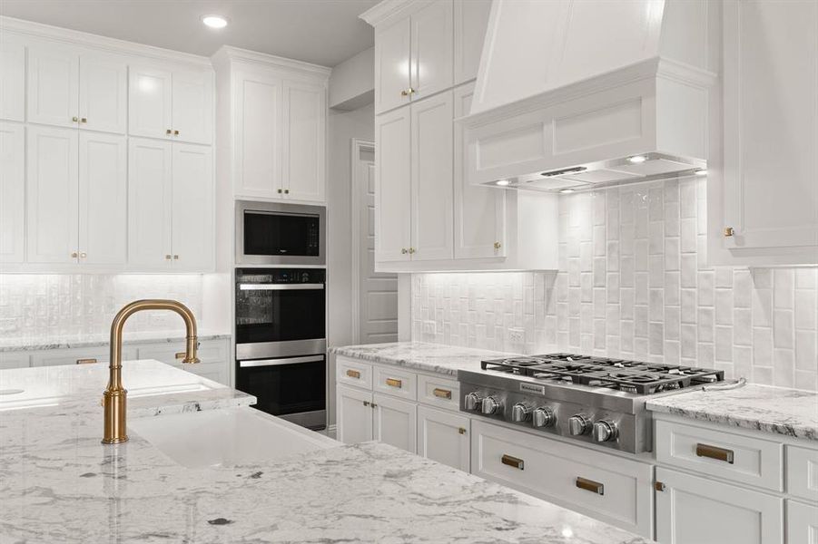 3116 Apple Creek-Kitchen-3