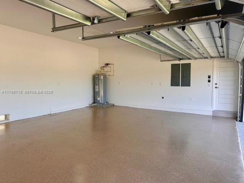 Spacious, unfurnished interior of a new home in , Homestead (Image 15).