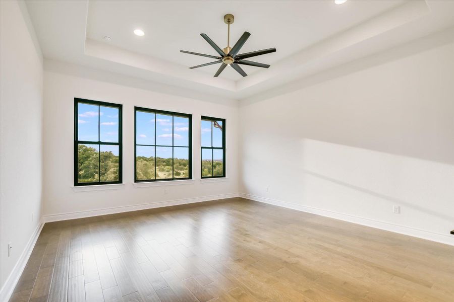 Spacious, unfurnished interior of a new home in , Horseshoe Bay (Image 16).