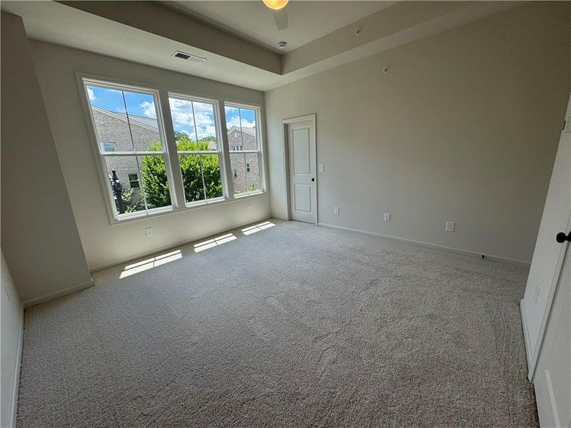Spacious, unfurnished interior of a new home in , Alpharetta (Image 16).