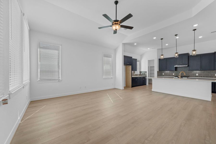 Spacious, unfurnished interior of a new home in Artavia, Conroe (Image 15).