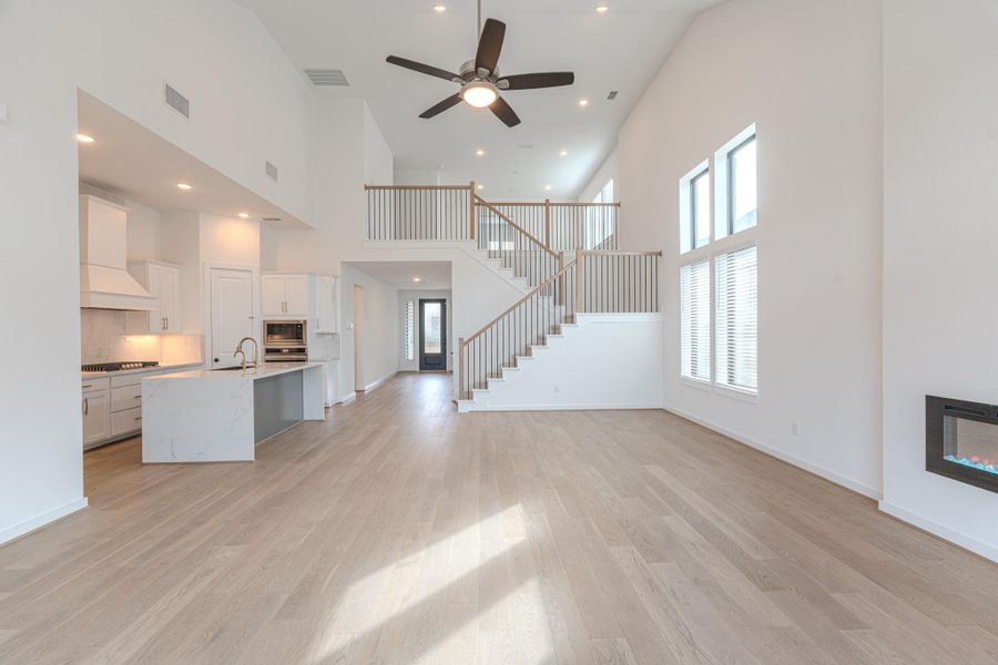 Spacious, unfurnished interior of a new home in , Porter (Image 26).