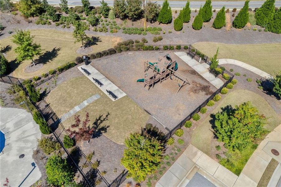 Community amenities in Willowcrest Townhomes, Mableton (Image 47).