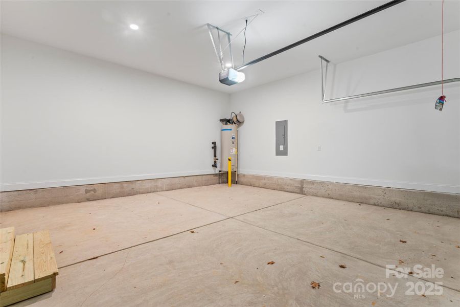 Spacious, unfurnished interior of a new home in , Charlotte (Image 21).