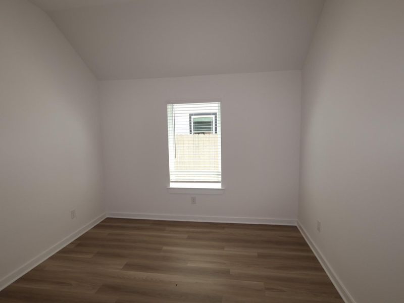 Spacious, unfurnished interior of a new home in Summerview, Fulshear (Image 17). Spacious, unfurnished interior of a new home in Summerview, Fulshear (Image 17).