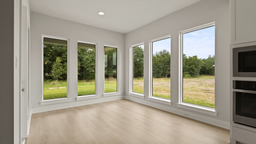 Spacious, unfurnished interior of a new home in Turnleaf, Punta Gorda (Image 13).
