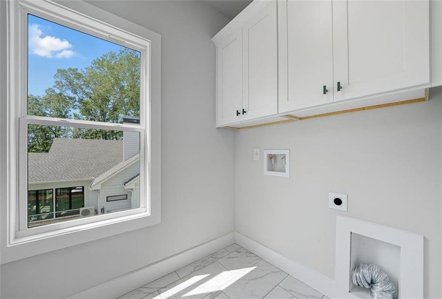 Spacious, unfurnished interior of a new home in , Dawsonville (Image 36).