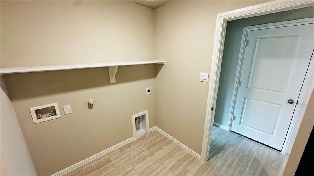 Furnished interior view inside a new home in Meadowbrook Estates, Cleburne (Image 10). Furnished interior view inside a new home in Meadowbrook Estates, Cleburne (Image 10).