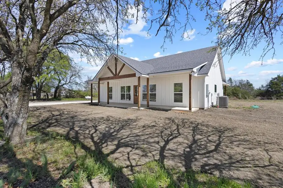 Exterior details and patio area of a home in , Windom (Image 3).