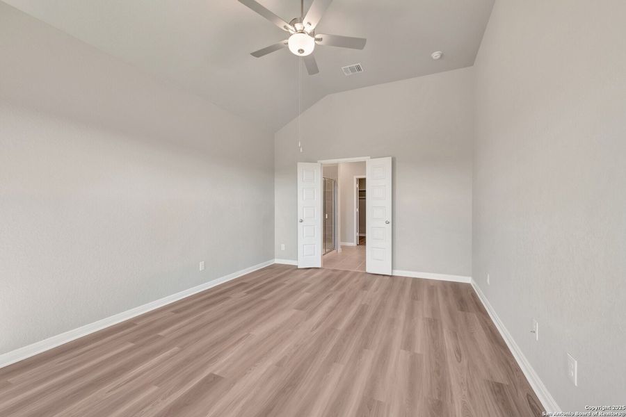 Spacious, unfurnished interior of a new home in Paloma Park, Converse (Image 41).