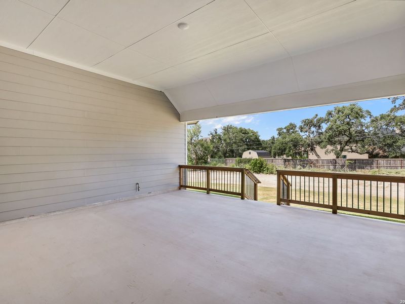 Exterior details and patio area of a home in Potranco Oaks, Castroville (Image 29).