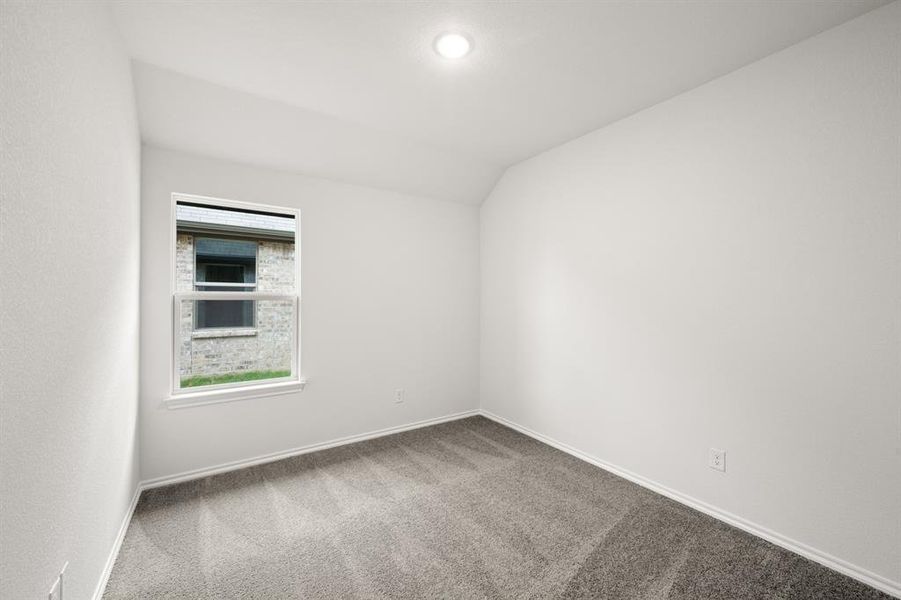 4536 Lyre Leaf- Bedroom