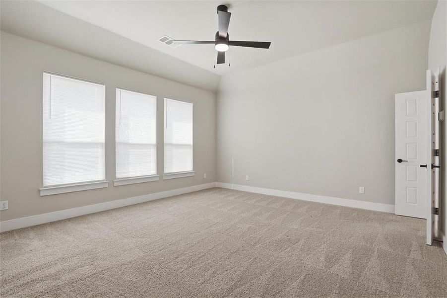 Spacious, unfurnished interior of a new home in Whispering Winds, Springtown (Image 23).