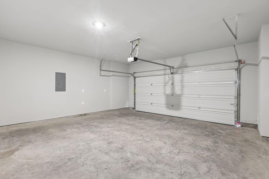 Spacious, unfurnished interior of a new home in Pinewood Trails - City Series, Atascocita (Image 21).