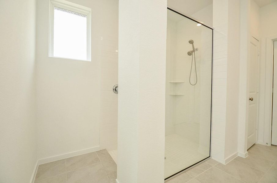 Check out this AMAZING step in doorless shower!