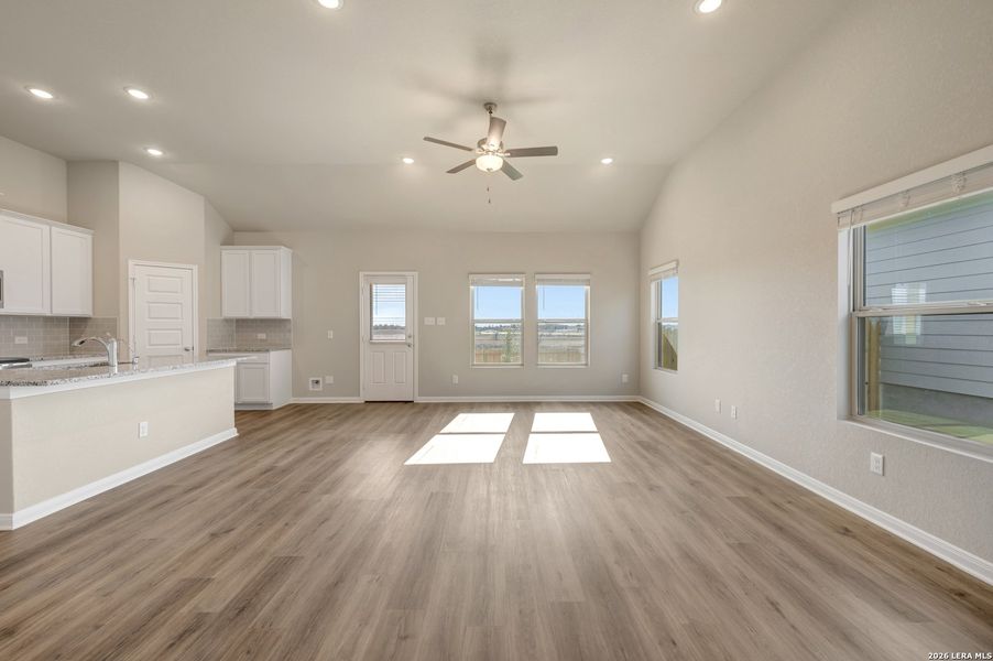 Spacious, unfurnished interior of a new home in Paloma Park, Converse (Image 23).