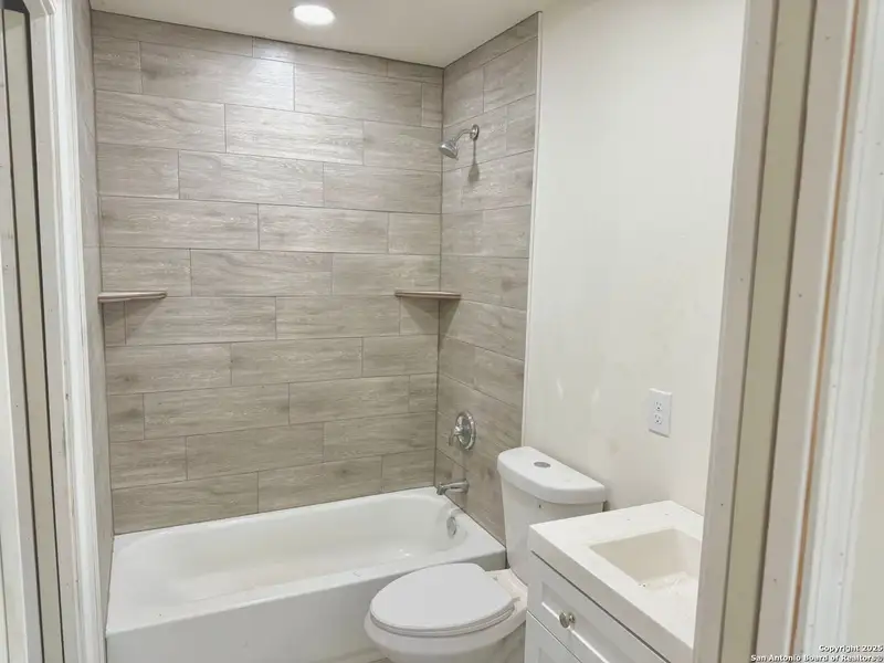 Image 16 of a home in . Image 16 of a home in .