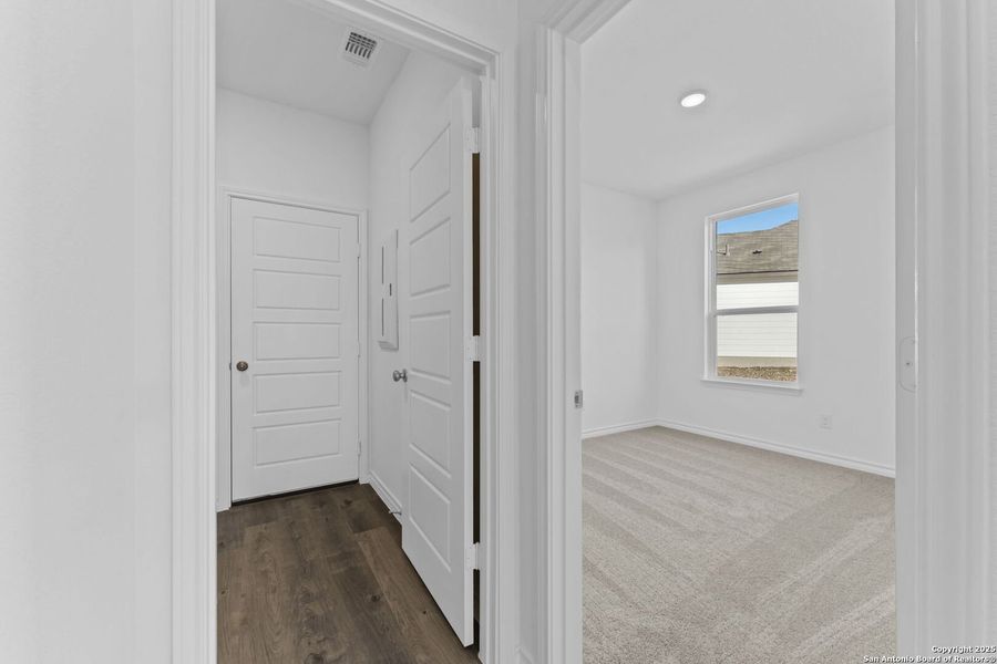 Spacious, unfurnished interior of a new home in Meadows at Clear Springs, New Braunfels (Image 17).
