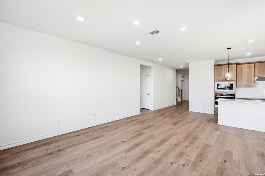 Spacious, unfurnished interior of a new home in Dove Song, Marion (Image 33).