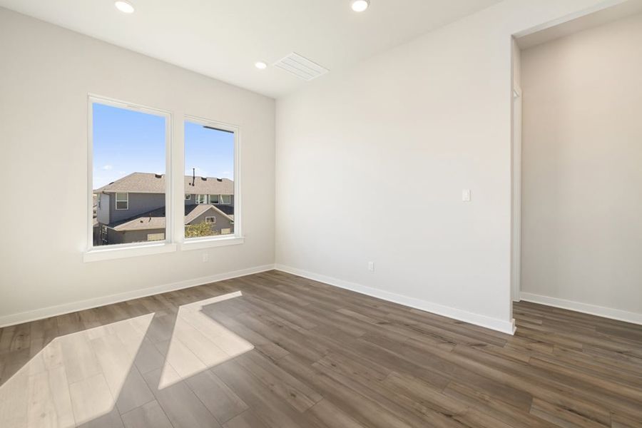 Spacious, unfurnished interior of a new home in Park Collection at Lariat, Liberty Hill (Image 37).