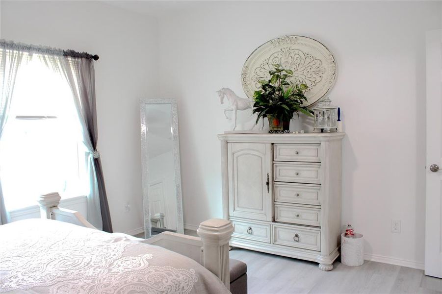 Furnished interior view inside a new home in , Granbury (Image 11).