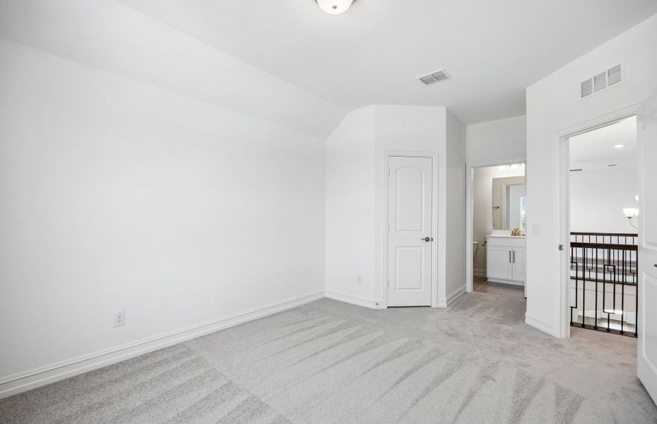 Spacious, unfurnished interior of a new home in Westside Preserve, Midlothian (Image 19).