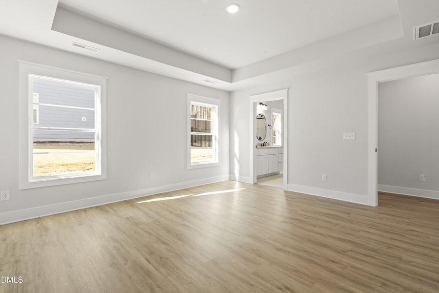 Owners Bedroom - Toward Bath - DSC04508