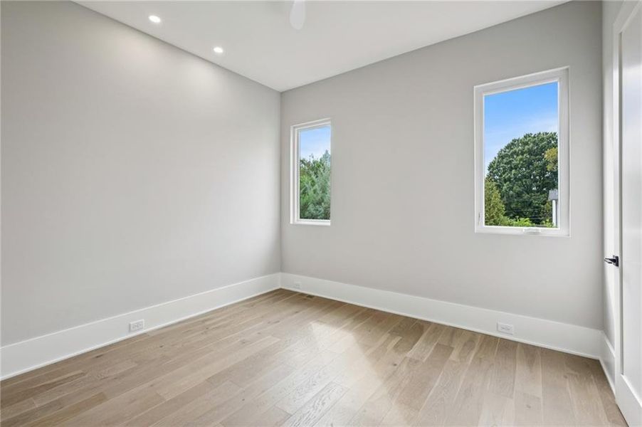 Spacious, unfurnished interior of a new home in , Atlanta (Image 17).