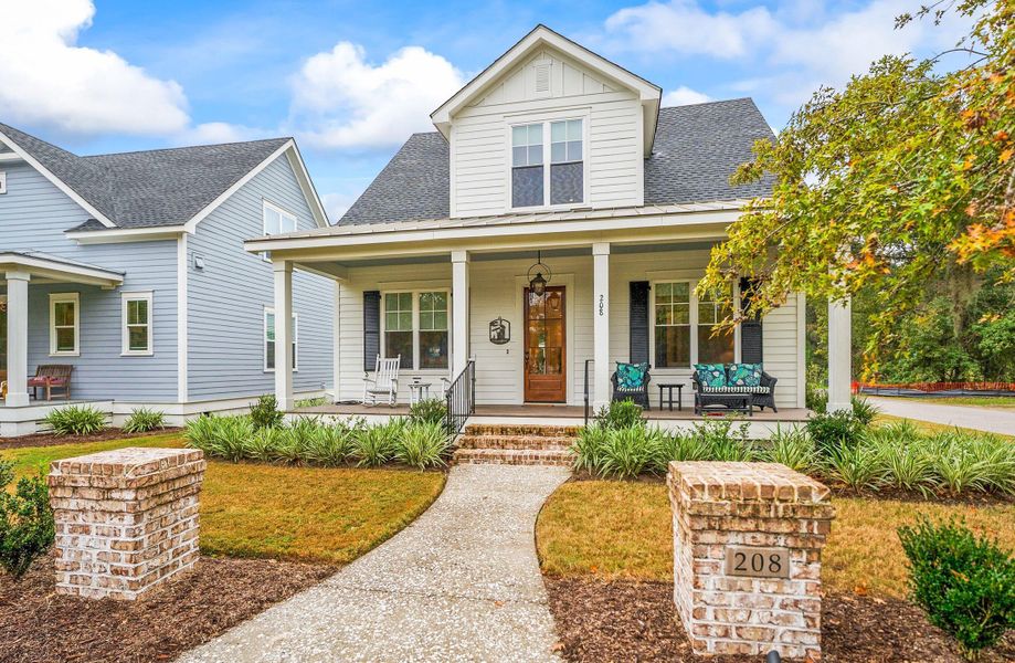 Exterior details and patio area of a home in , Beaufort (Image 22).